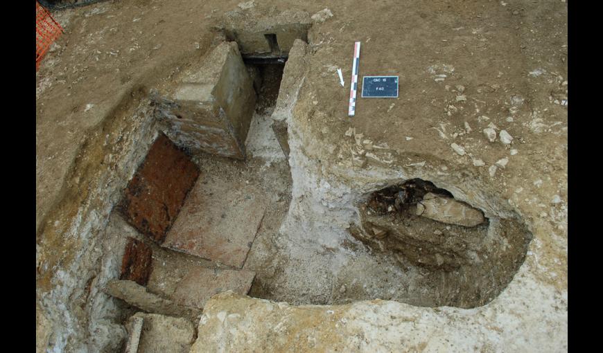 Fouille archéologique sur le parking au nord de la Caverne du Dragon (Aisne)