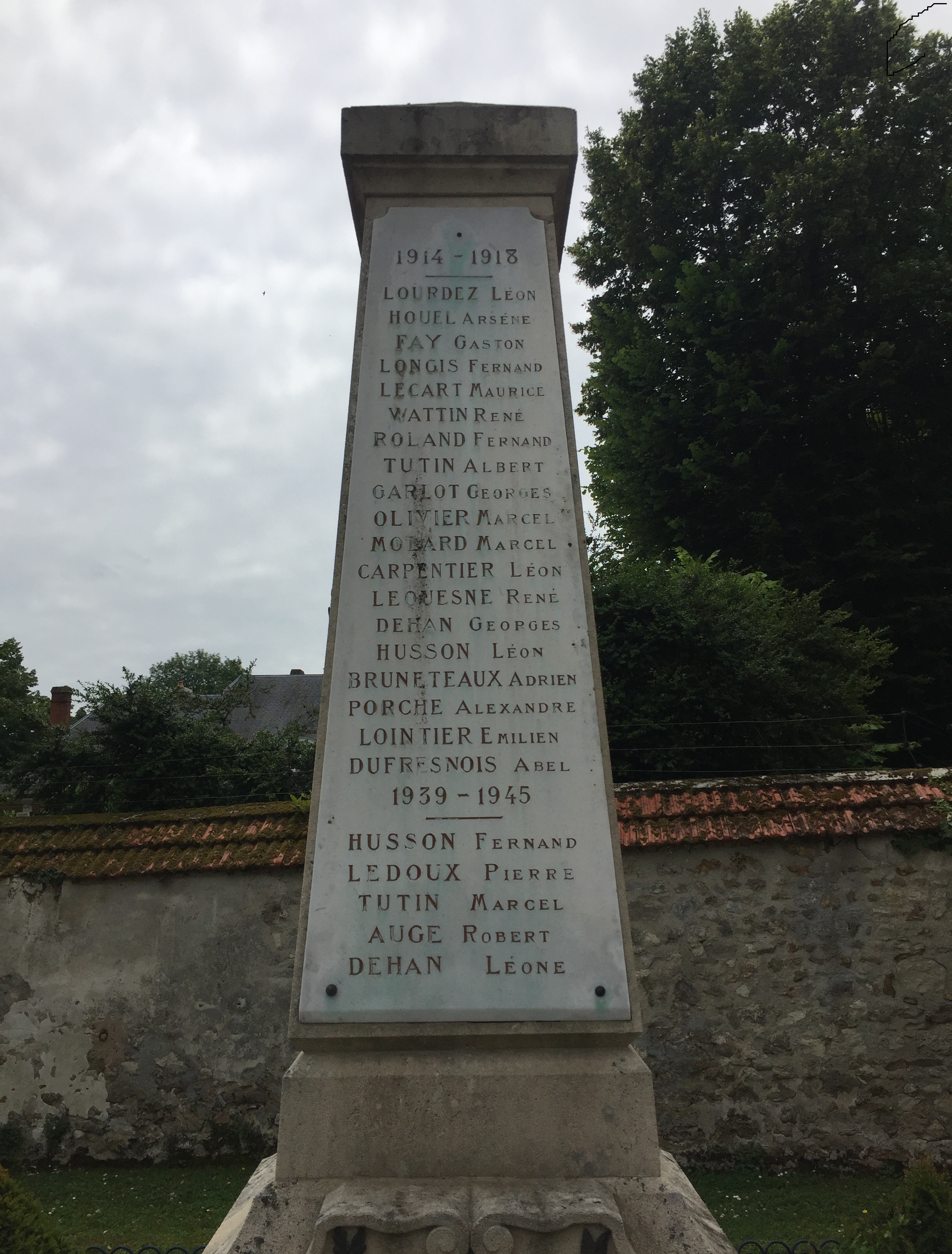 Monument aux Morts Barzy sur Marne (Aisne)