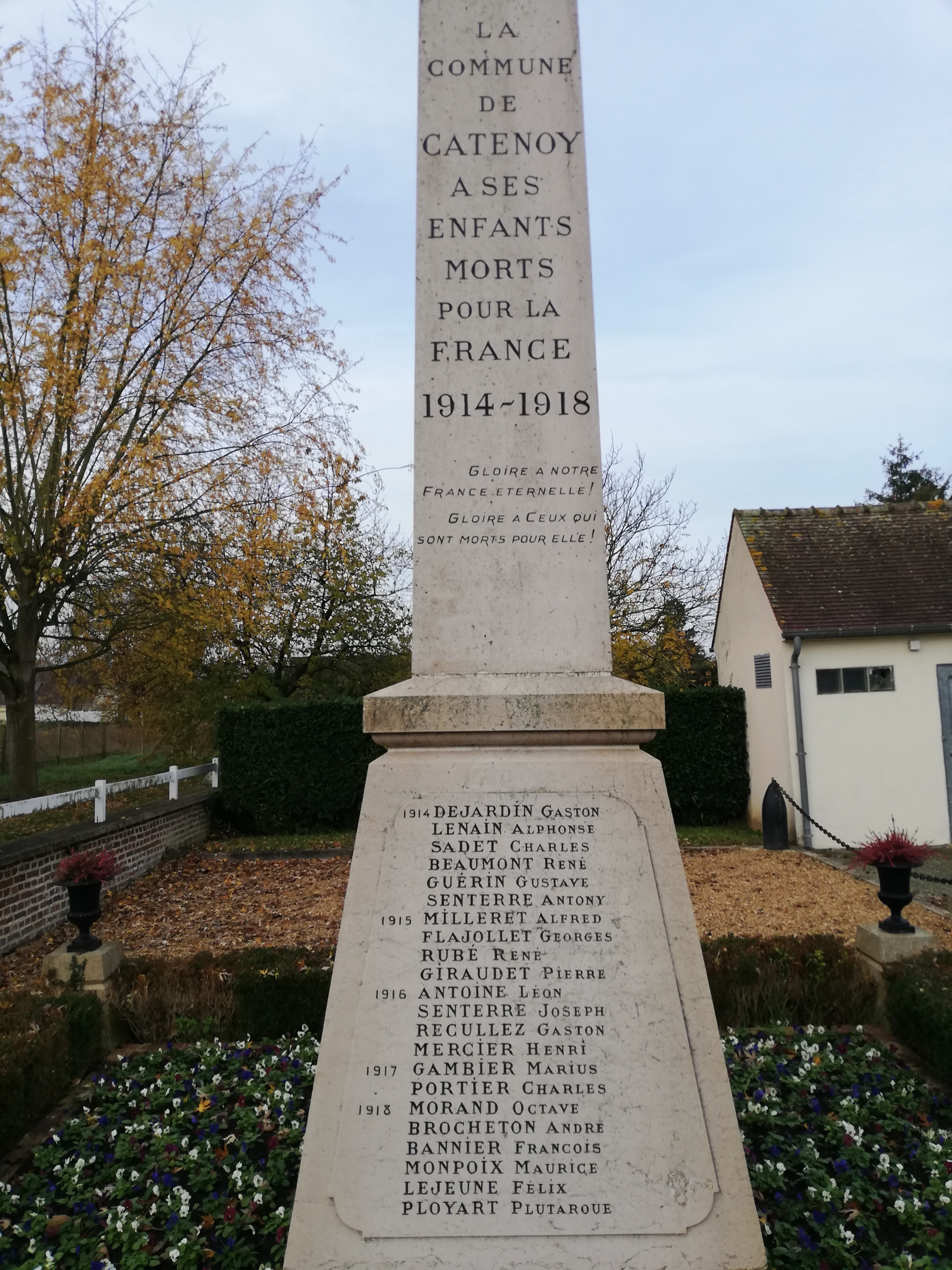 Monument aux Morts Catenoy (Oise)