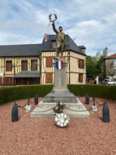 Monument aux Morts Chaumont-Porcien (Ardennes)