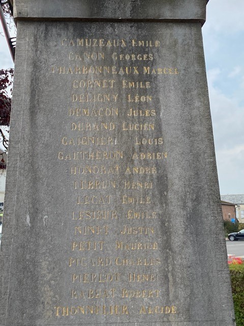 Monument aux Morts Chaumont-Porcien (Ardennes)