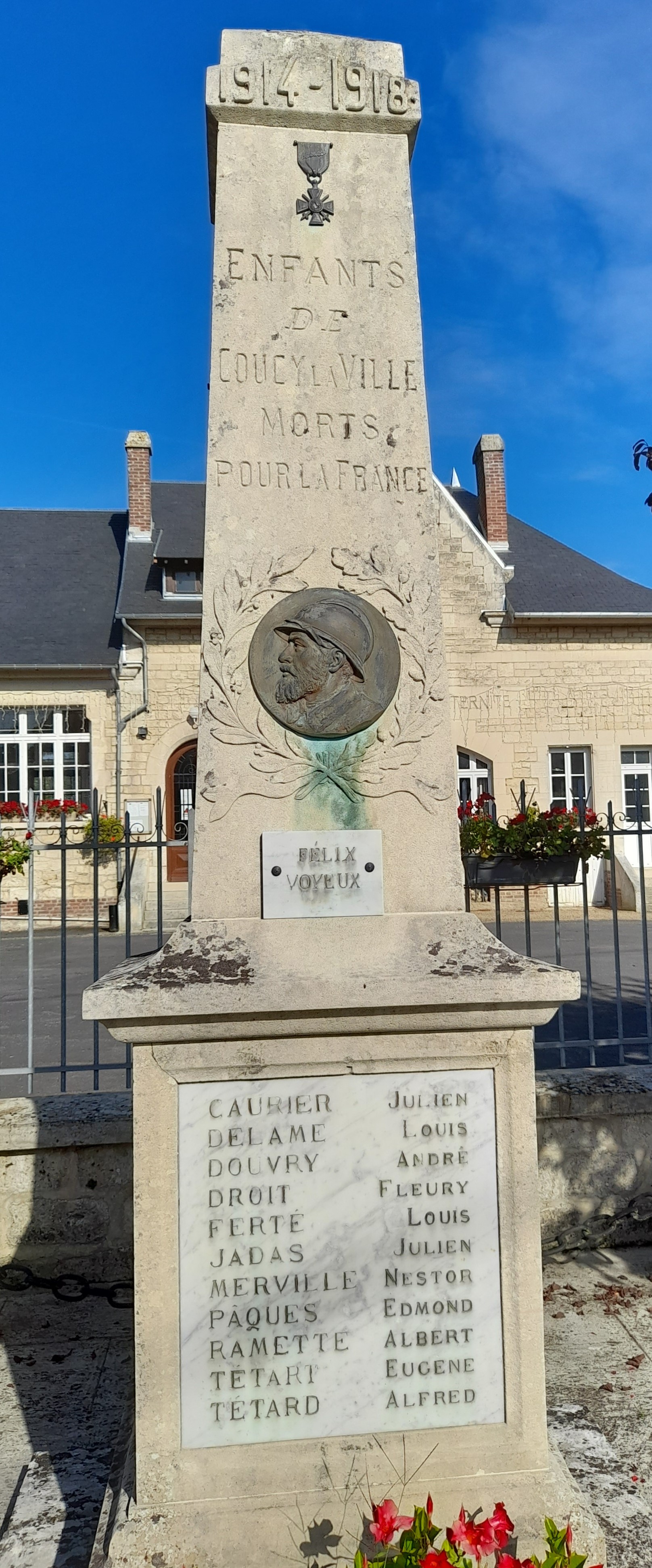 Monument aux Morts Coucy la Ville (Aisne)