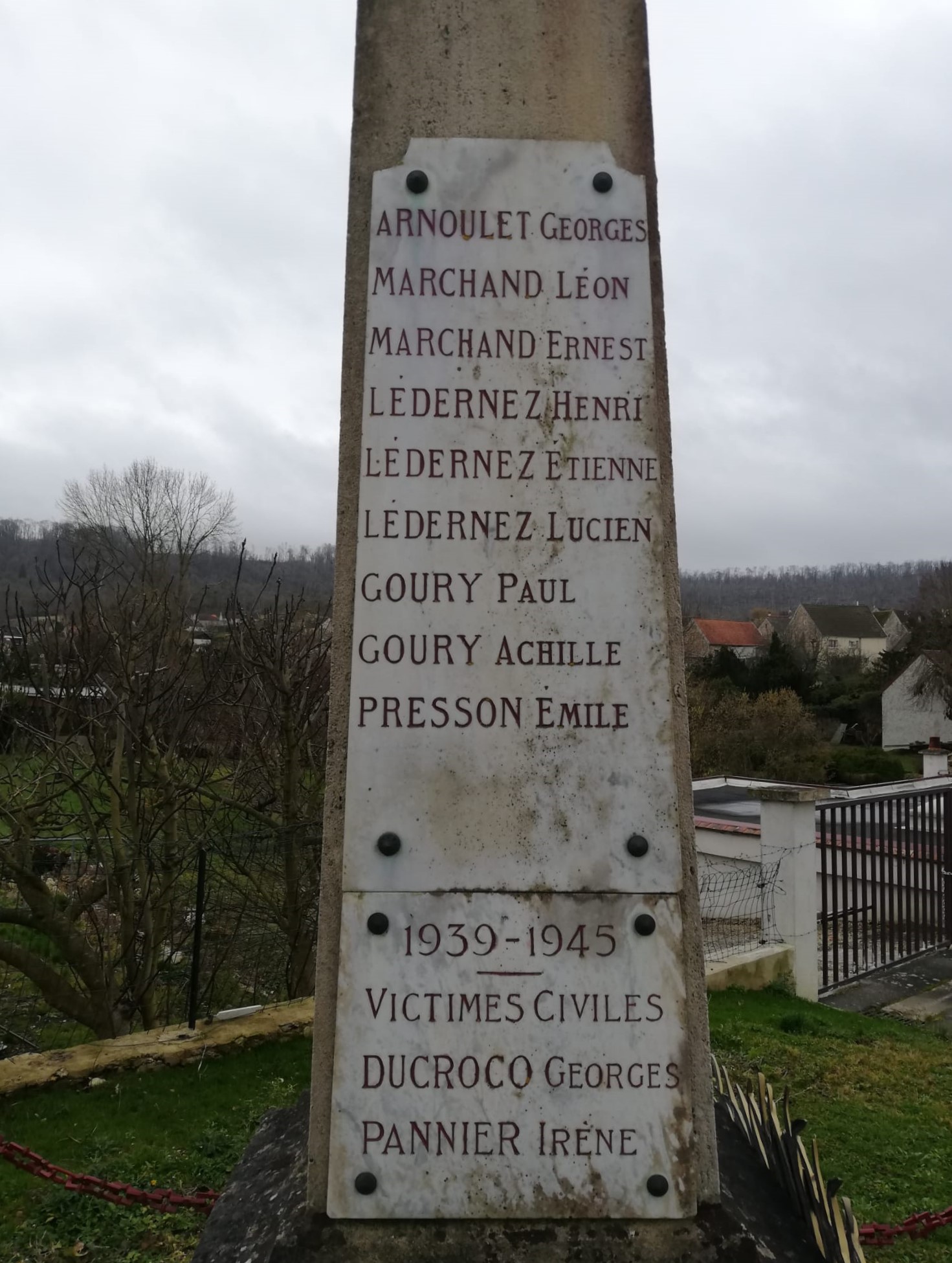 Monument aux morts Courthiézy (Marne)