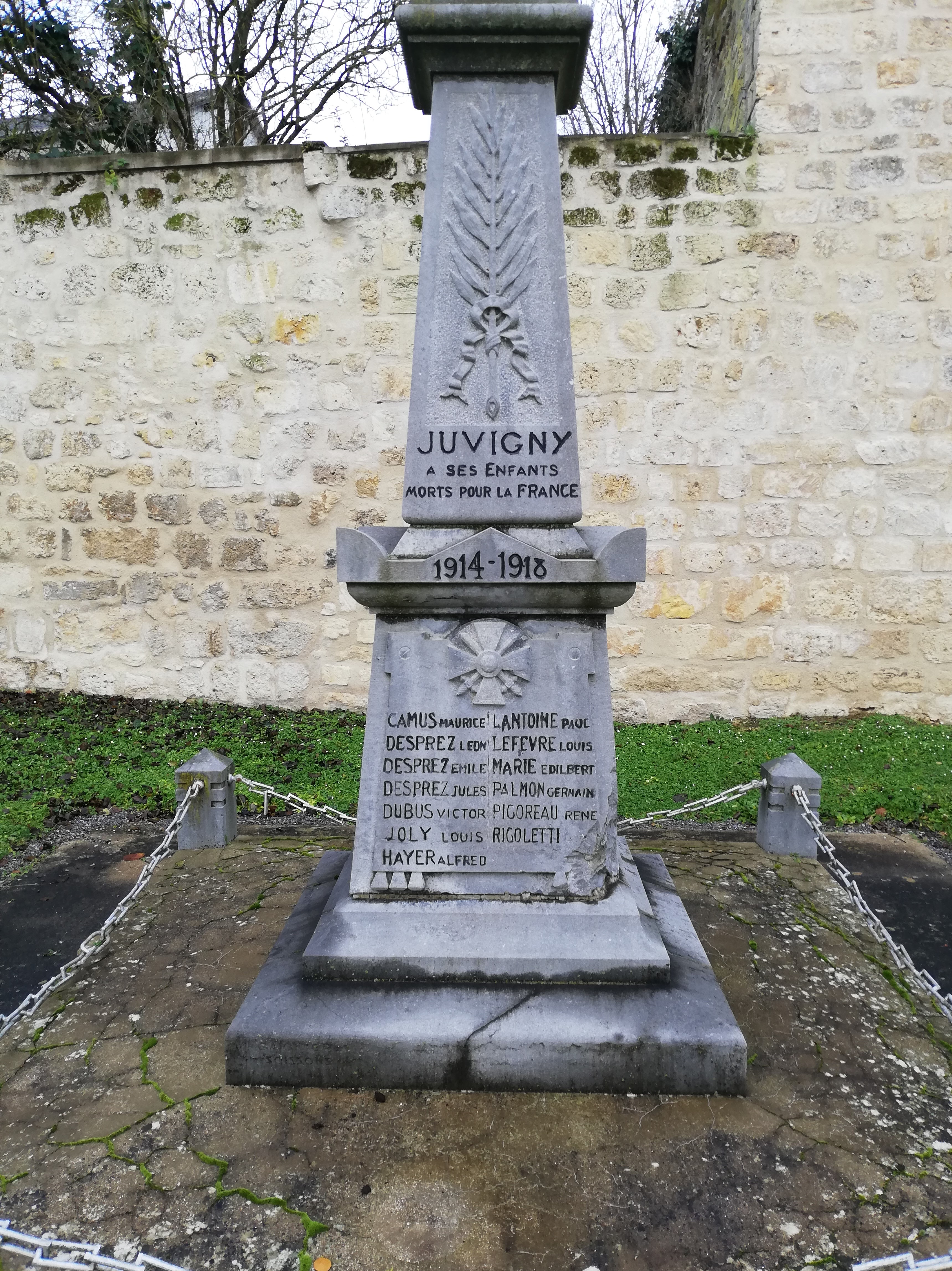 Monument aux Morts Juvigny (Aisne)