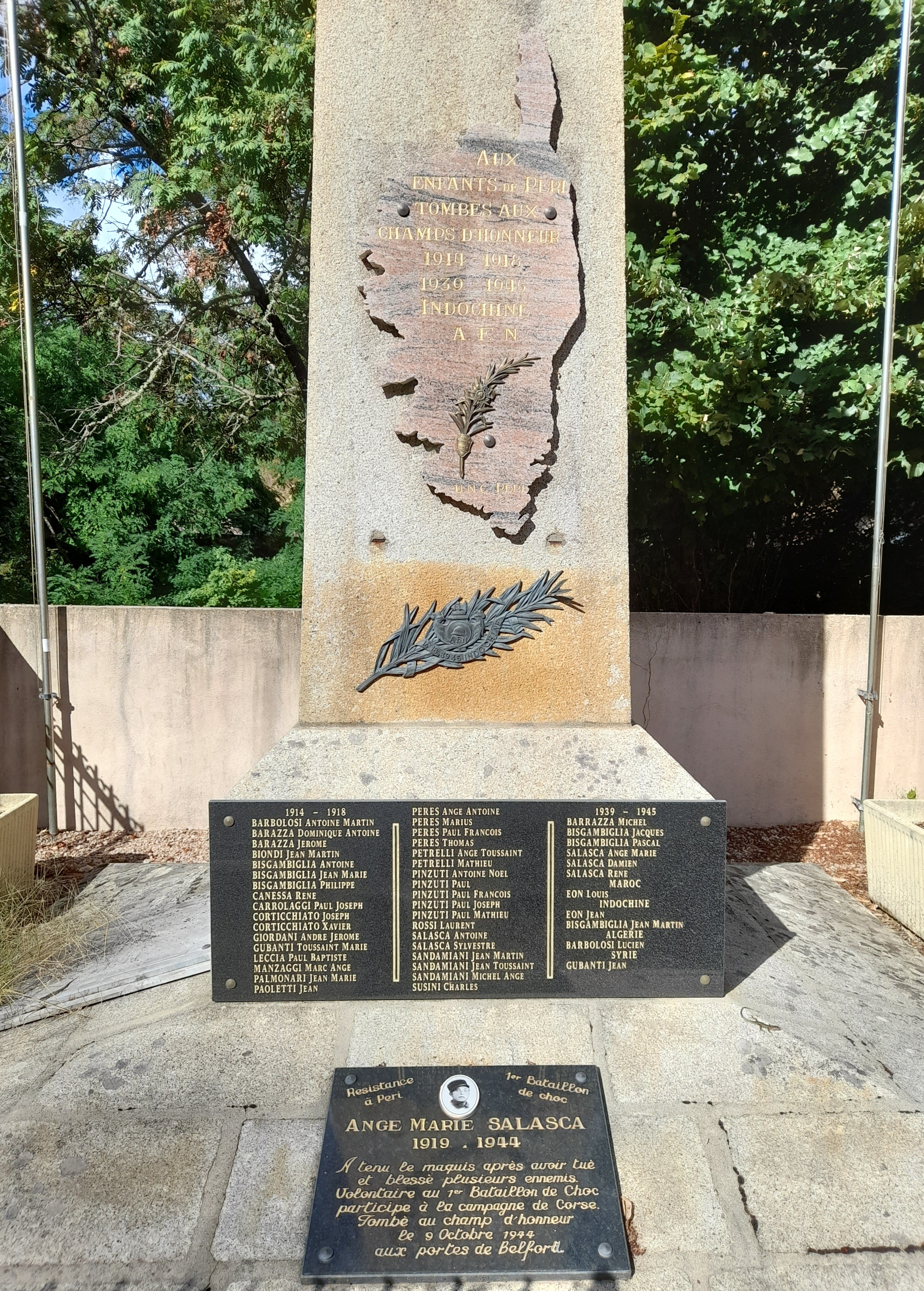 Monument aux Morts Peri (Corse)