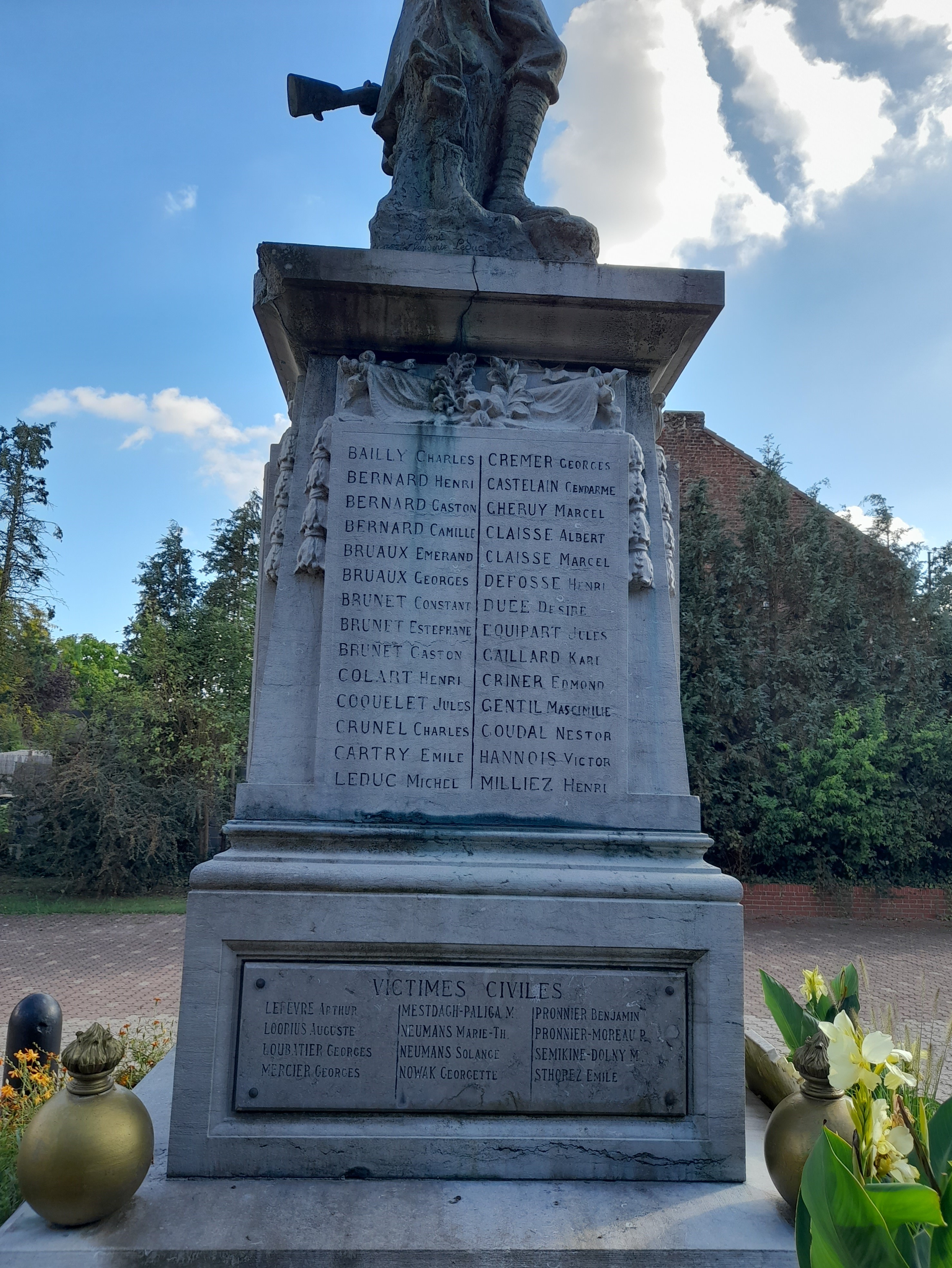 Monument aux Morts Quiévrechain (Nord)