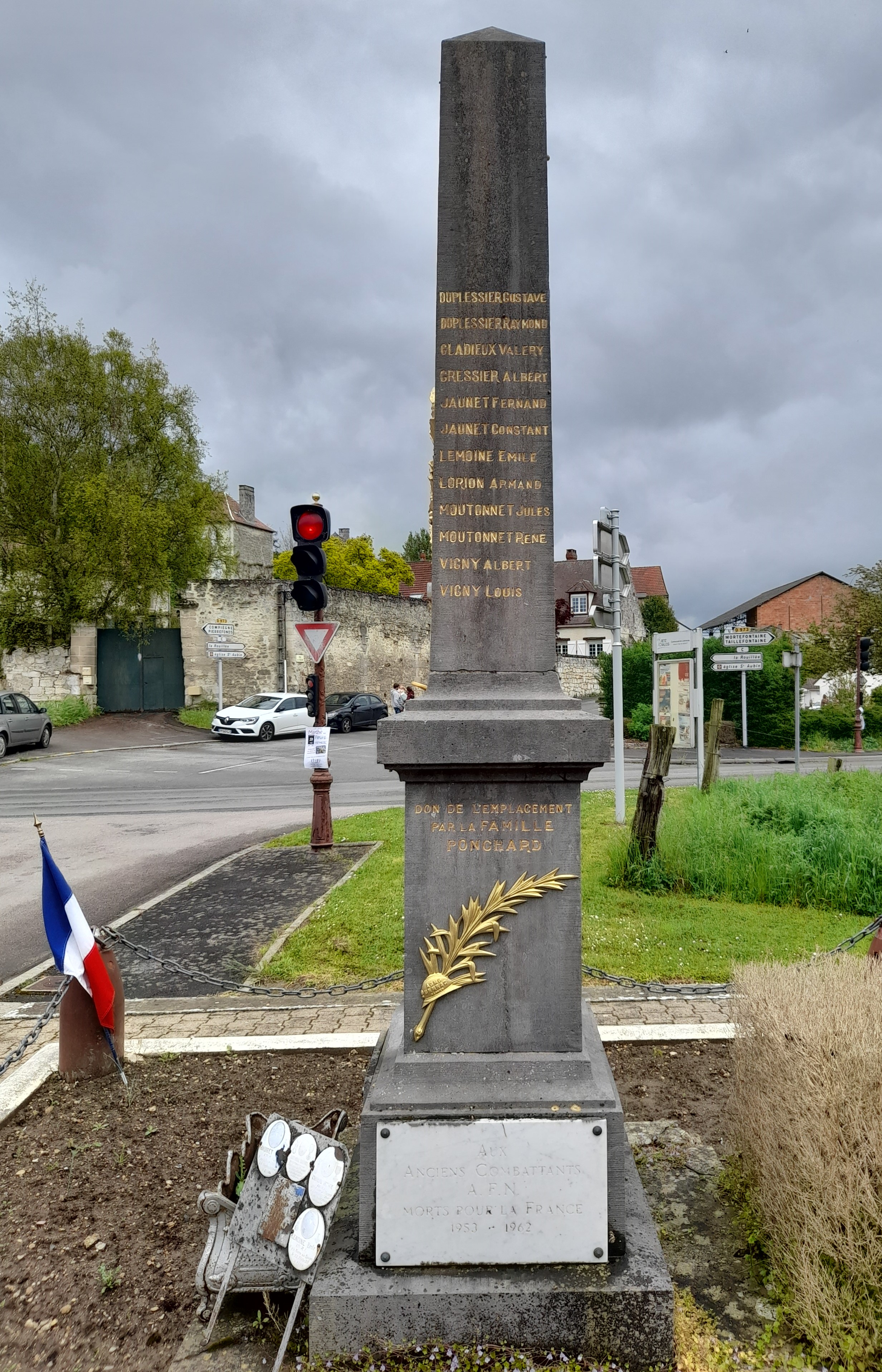 Monument aux morts Retheuil (Aisne)