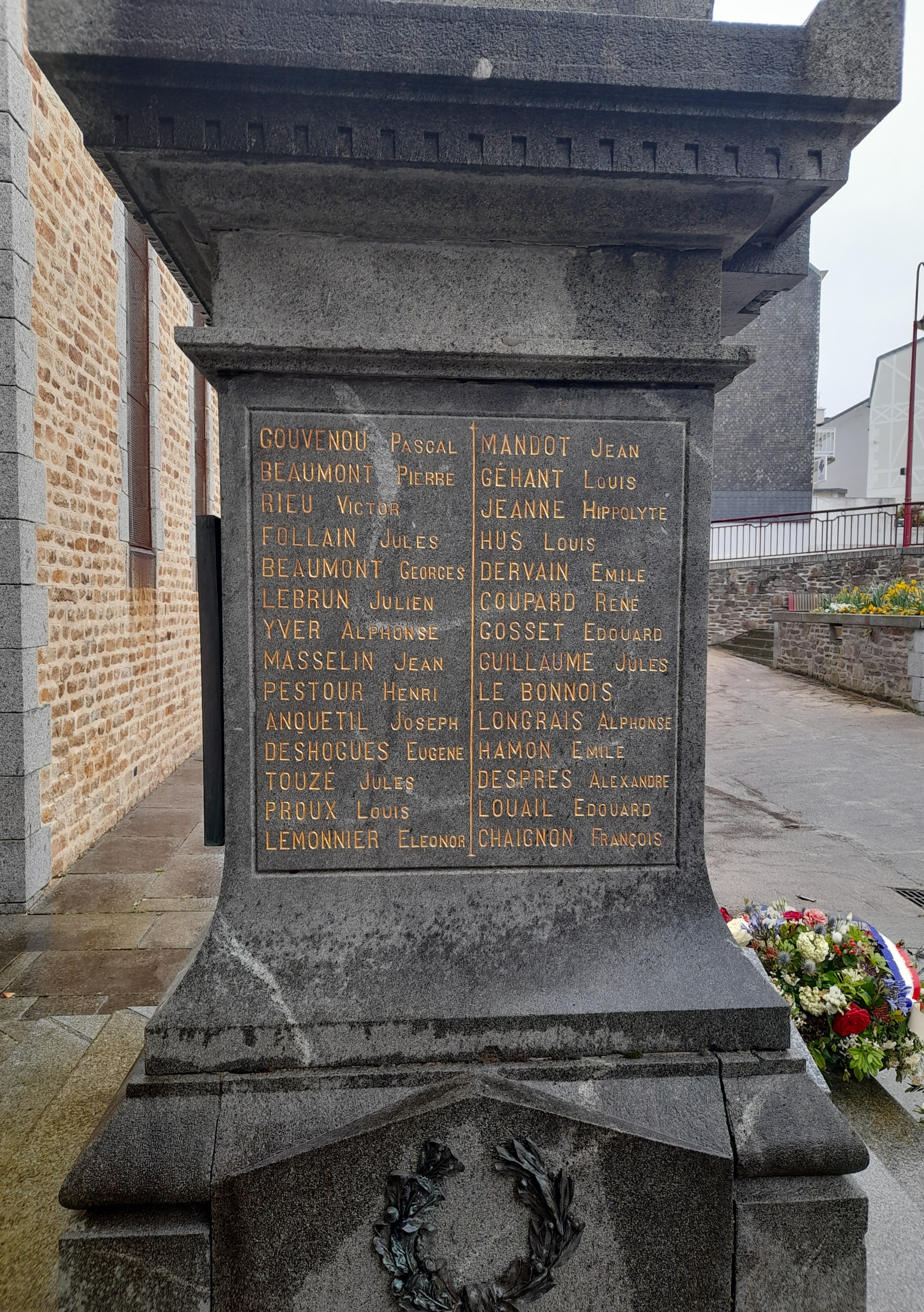 Monument aux Morts Saint Pair sur Mer côté 2 (50)