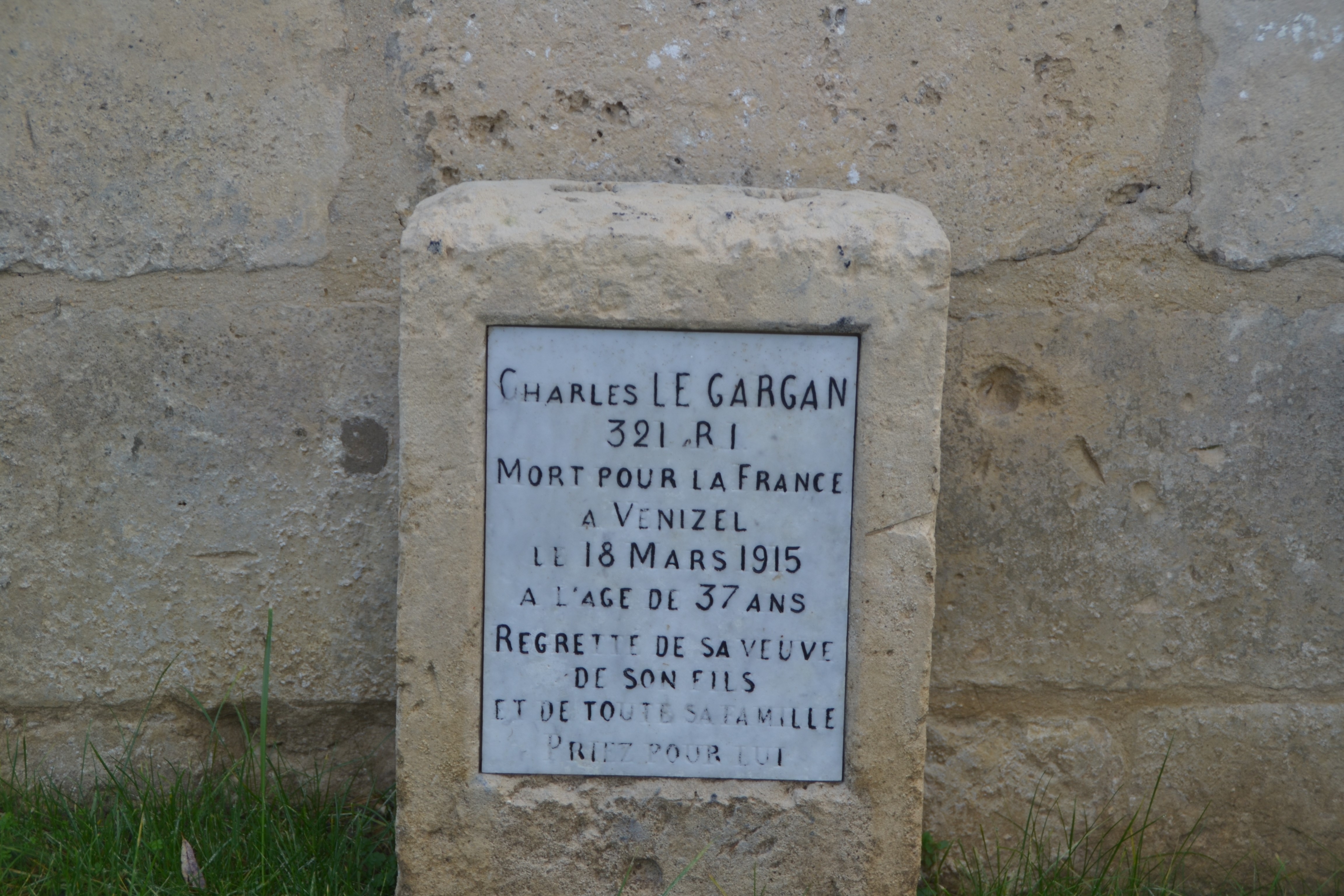 Legargam Charles monument commémoratif à Vénizel (Aisne)