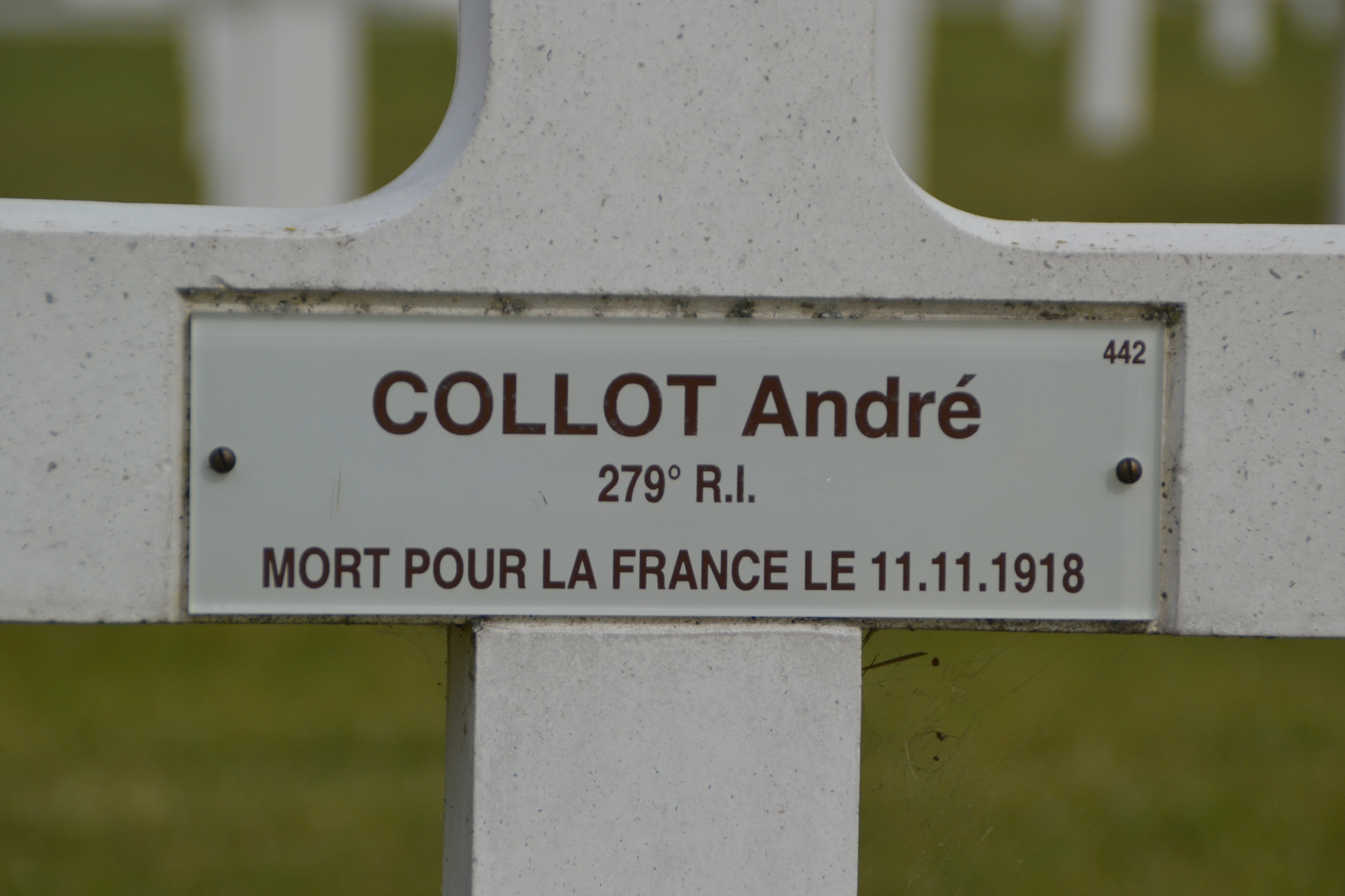 Collot André, sépulture de ce combattant à Berry au Bac 08/2013