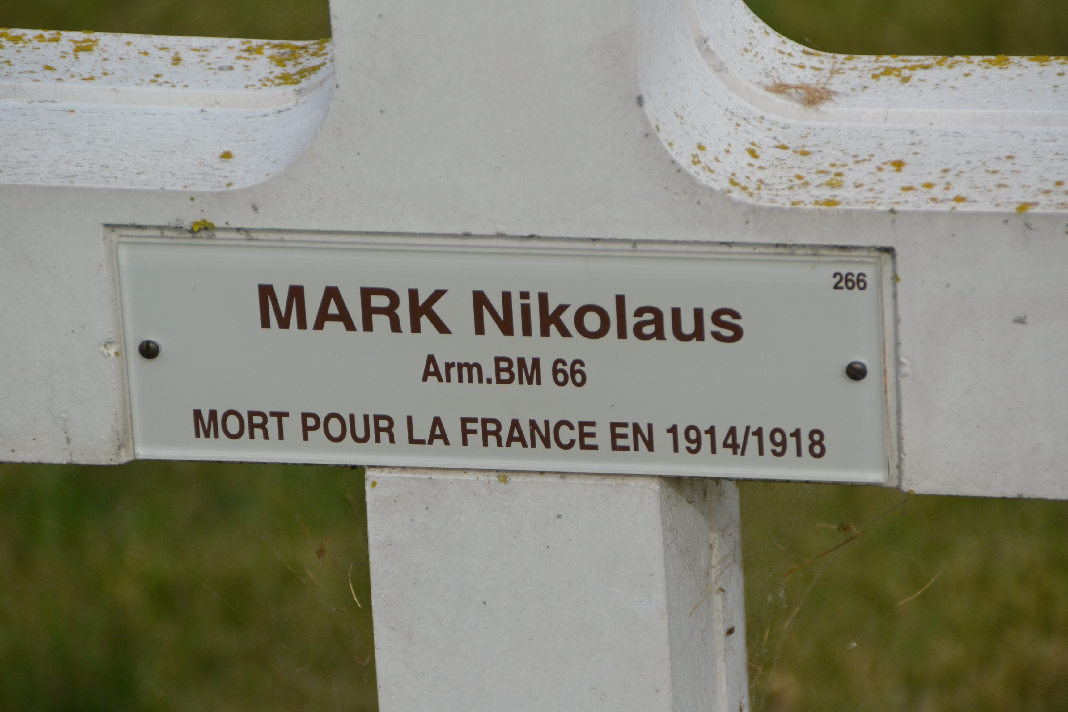 Mark Nikolaus, sépulture à Berry au Bac