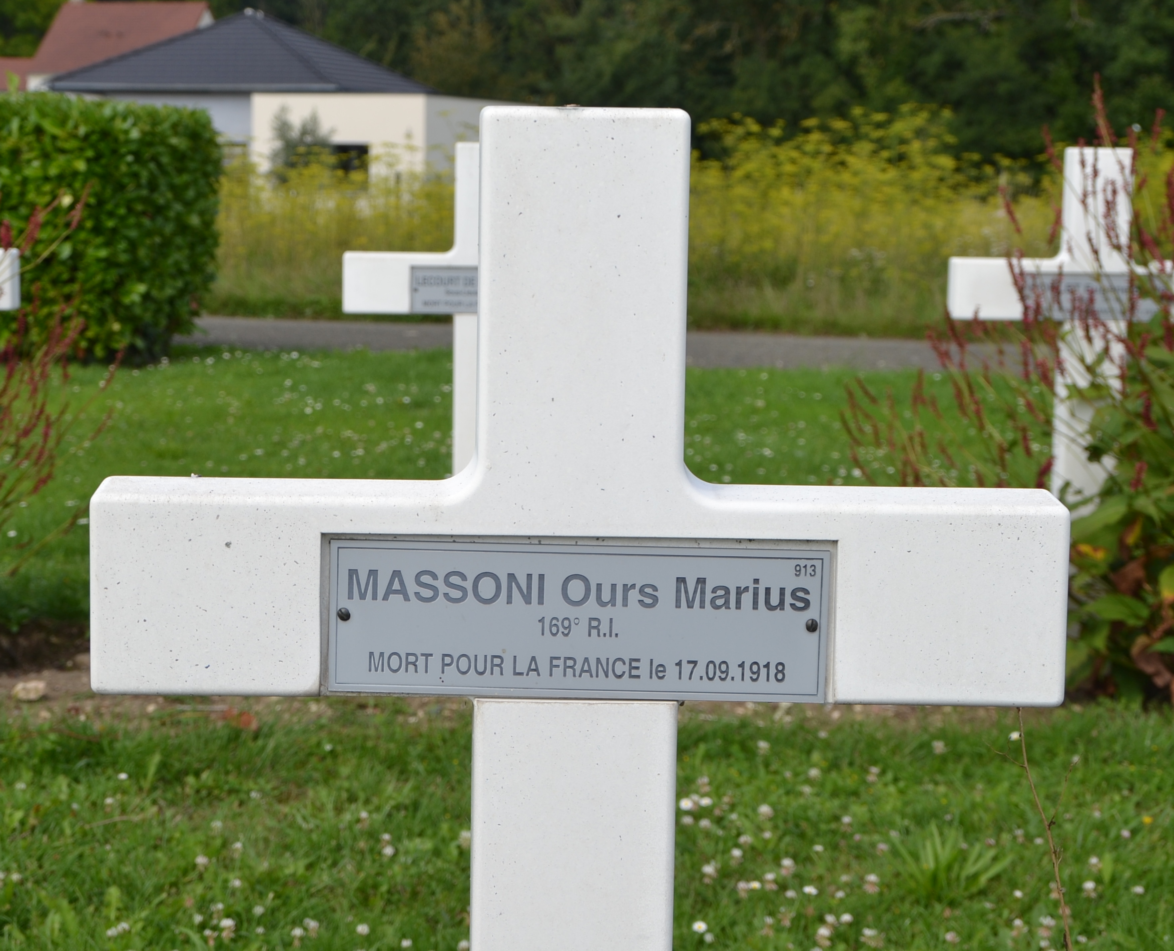 Massoni Ours Marius sépulture à Vailly (Aisne)