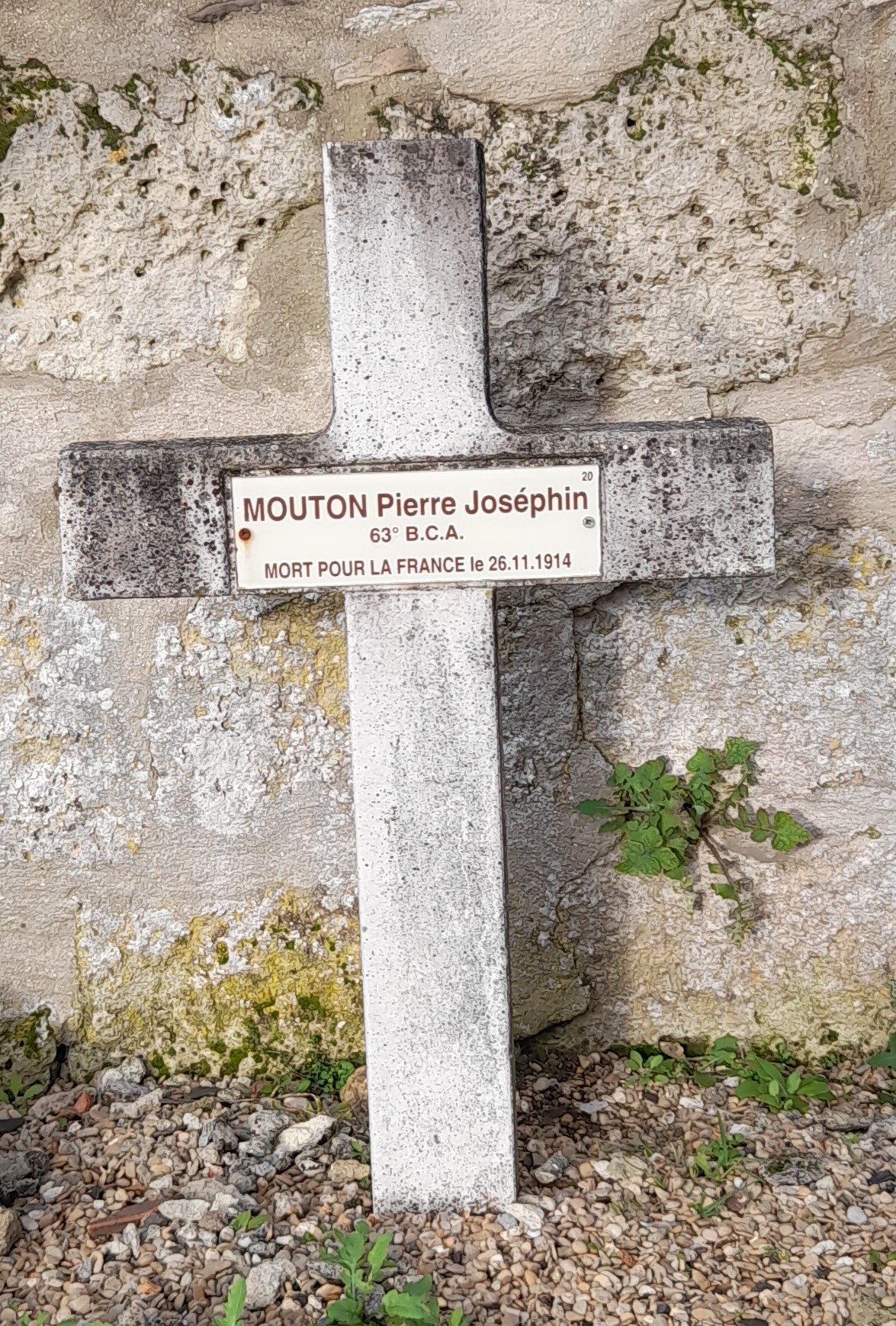 Mouton Pierre Joséphin sépulture à Bucy-le-Long Sainte Marguerite (02)