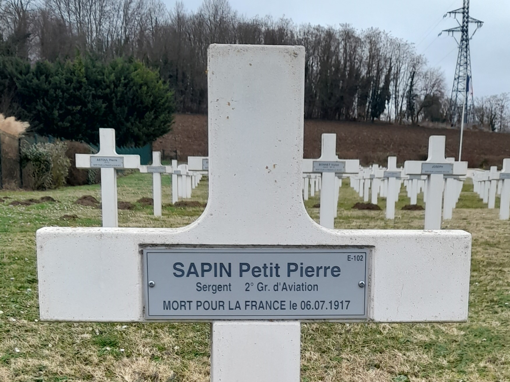 Sapin Petit Pierre sépulture à Crouy (02)