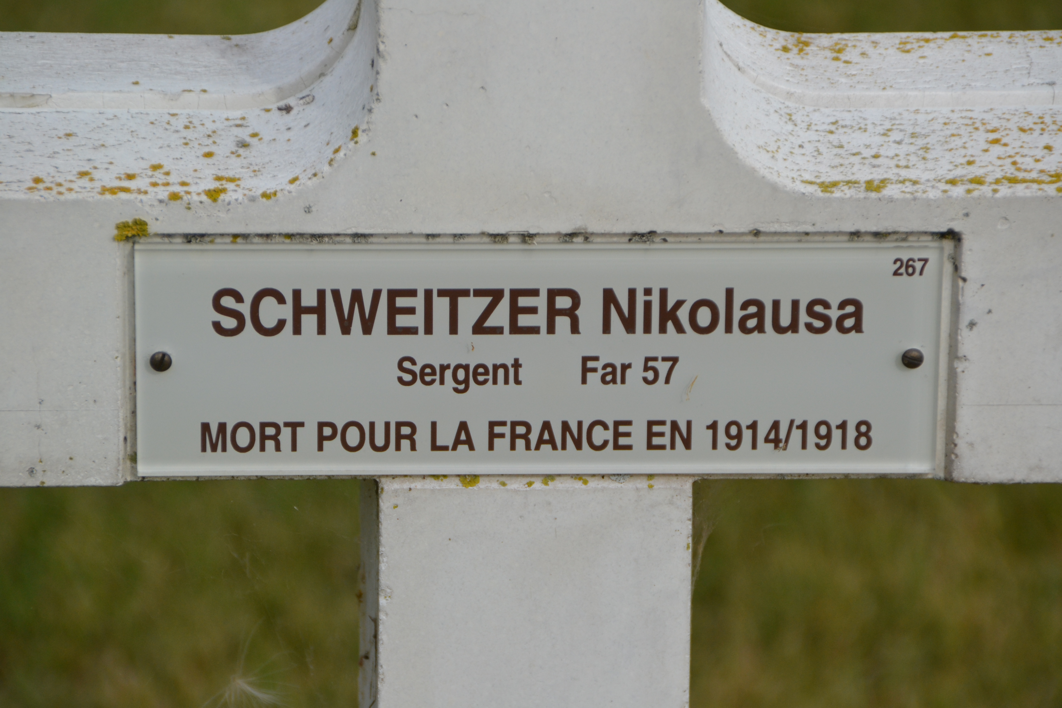Schweitzer Nikolausa, sépulture à Berry au Bac 