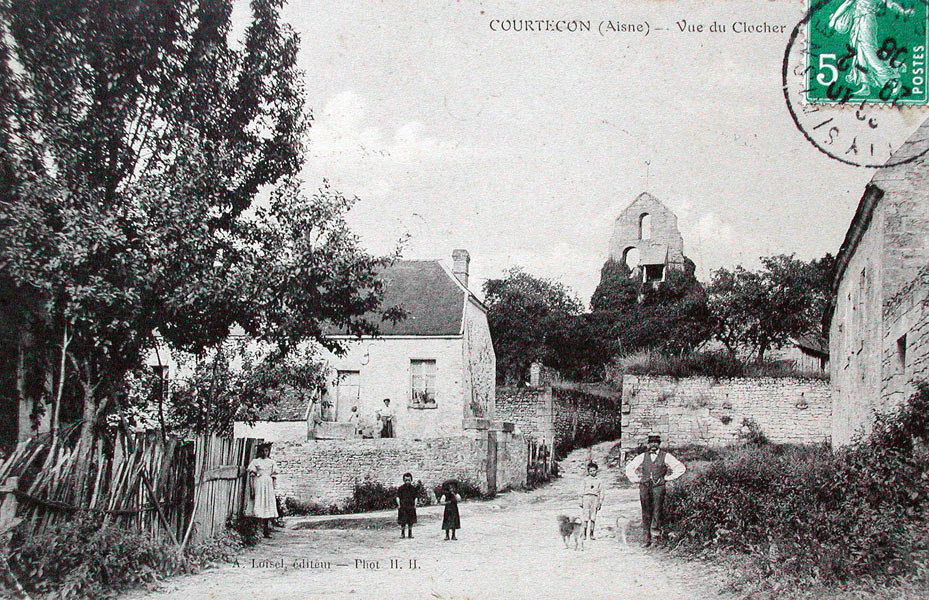 Courtecon, vue du clocher vers 1908