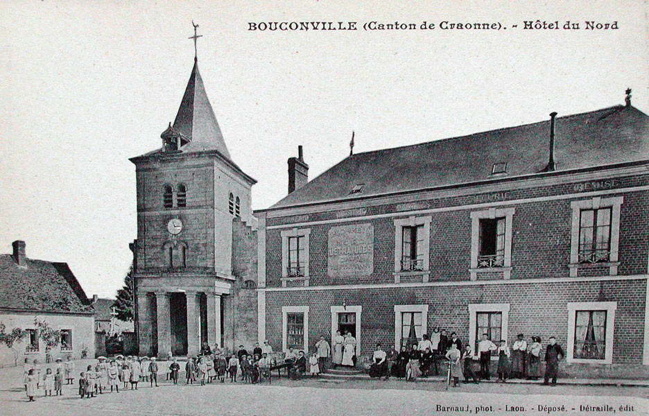 Bouconville, l'église et l'Hôtel du Nord vers 1908