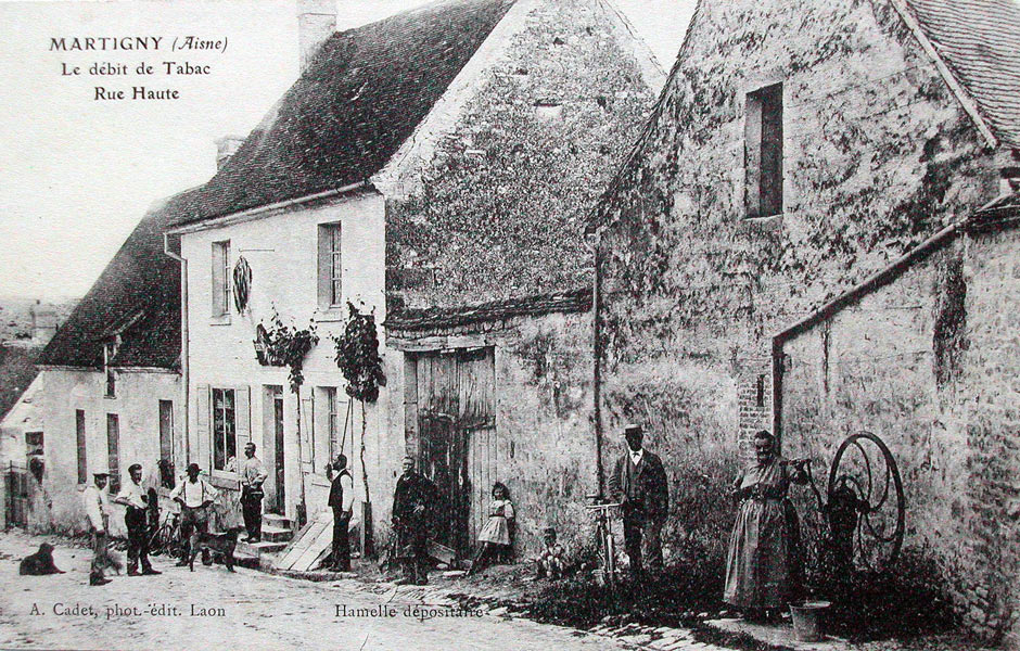 Martigny, le débit de tabac vers 1906
