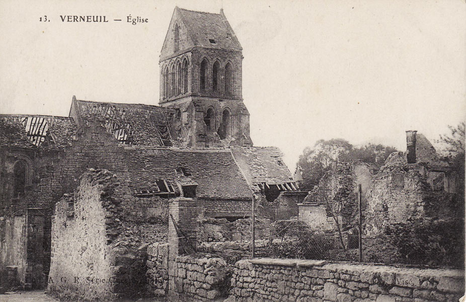 L'église de Vernuil en ruines
