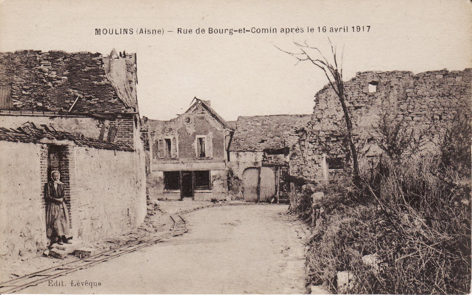 Moulins - rue de Bourg-et-Comin après le 16 avril 1917