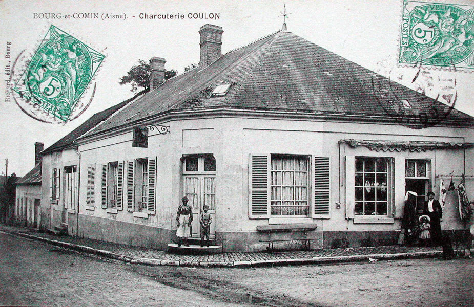 Bourg-et-Comin, la charcuterie Coulon vers 1907