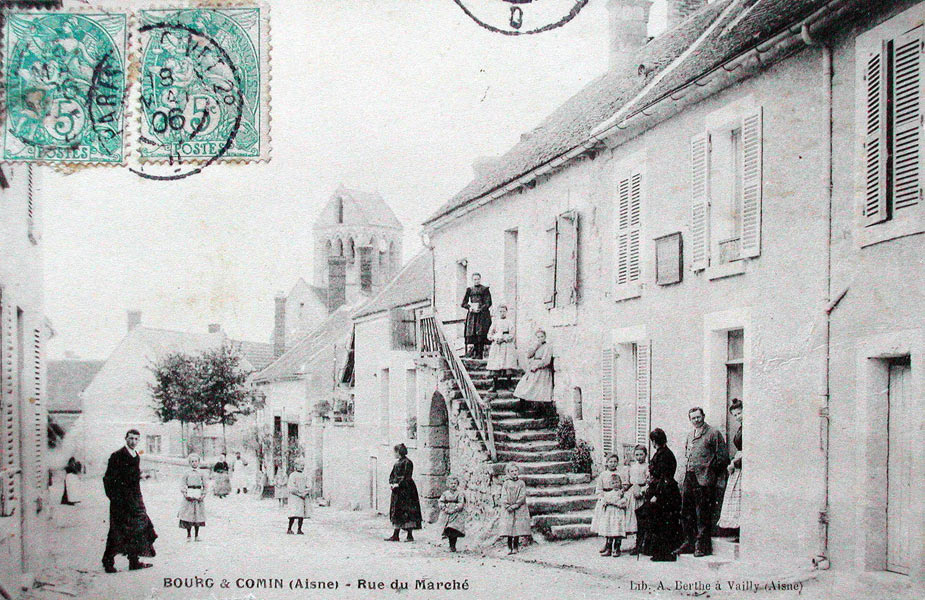 Bourg-et-Comin, la rue du marché vers 1906