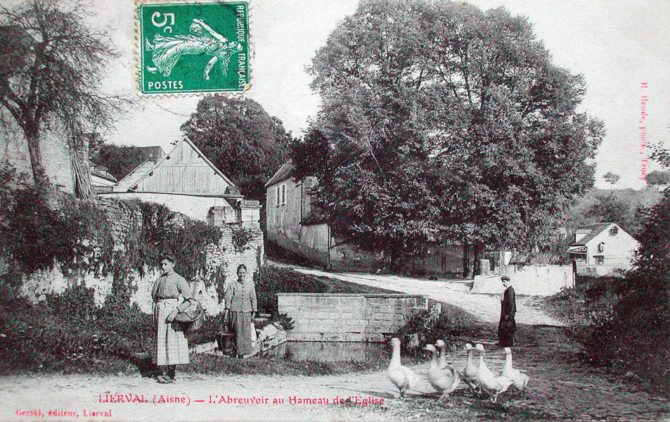 Lierval, le hameau de l'église vers 1909