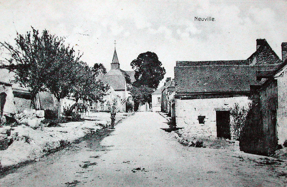 Neuville-sur-Ailette, l'entrée du village en venant de Chamouille, 1915