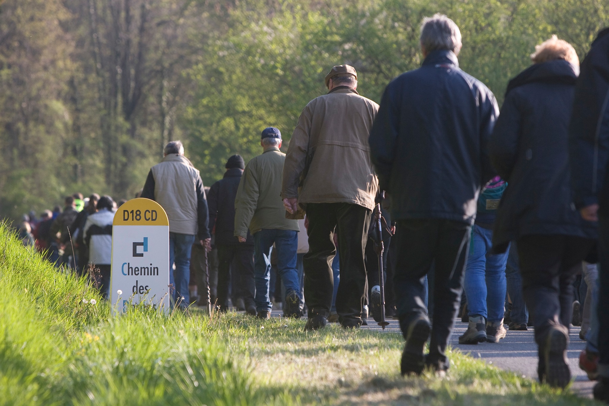 [1914-2024 : MARCHE NOCTURNE DU SOUVENIR]

Afin de commémorer les 110 ans du début de la Première Guerre mondiale, nous vous invitons à participer à une marche nocturne 🌠 commémorative sur le Chemin des Dames. 

Un guide retracera avec vous le début de la Grande Guerre et son déroulement sur le territoire. Les personnes en tenue d'époque sont les bienvenues. 

📍 RDV le vendredi 2 août 2024 à 21h devant l'église de Craonne (02160). 
⏱ Durée : 2h
Gratuit
Sur réservation au 📞 03 23 25 14 18 ou sur 📲 billetterie.chemindesdames.fr

#marche #marchenocturne #randonnee #randonneenocturne #commemoration #marchecommemorative #craonne #chemindesdames #cavernedudragon #aisne #departementdelaisne #premiereguerremondiale #grandeguerre #mobilisation #histoire #dateanniversaire