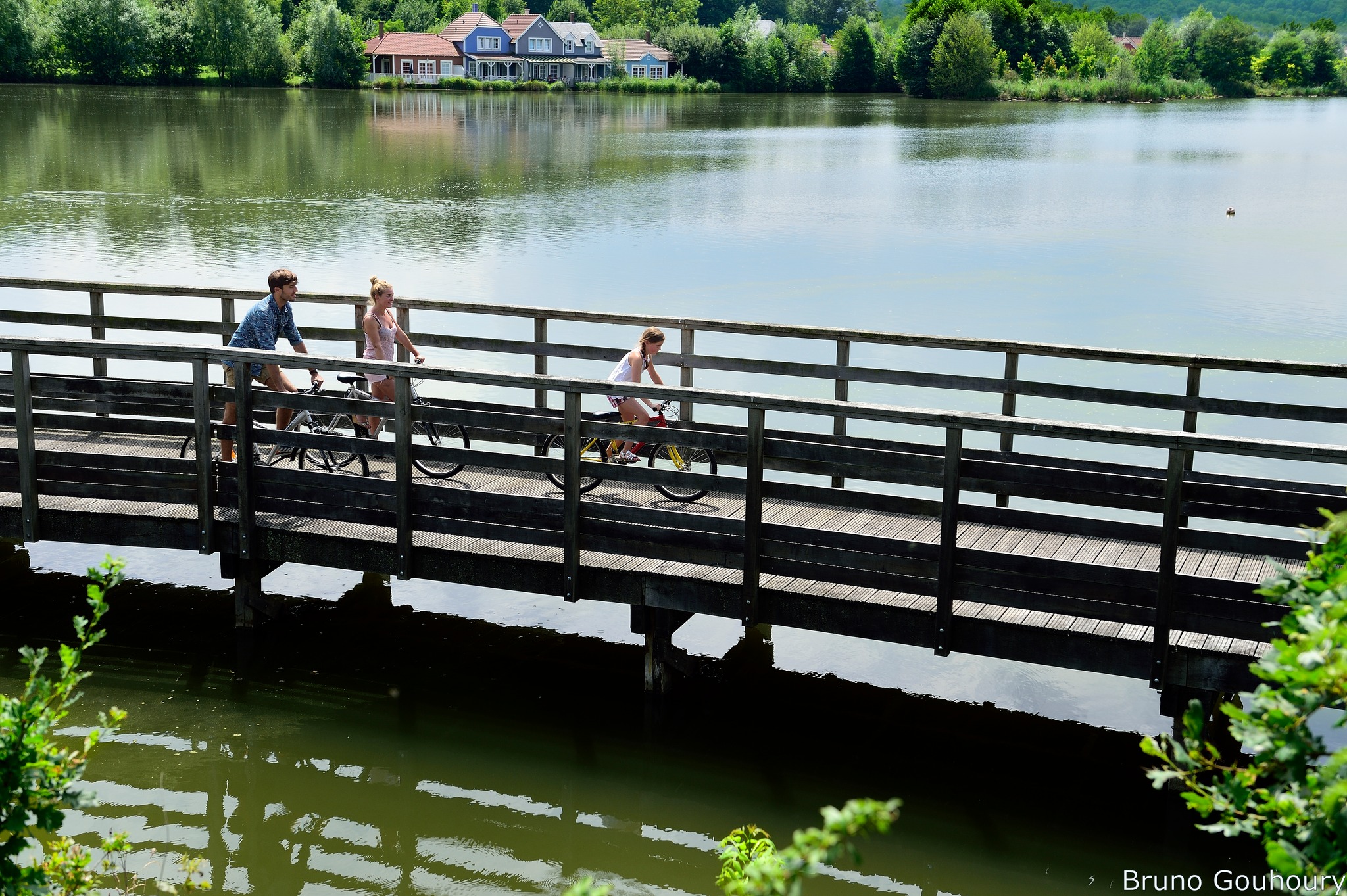 [PLACES RESTANTES]

🚲 Vous n'avez pas encore vos places pour les visites découverte du Chemin des Dames à vélo? Rdv sur 👉 billetterie.chemindesdames.fr 

👀 Abbaye de Vauclair, lac de l'Ailette, village détruit d'Ailles... 

🌳 L'itinéraire est essentiellement en forêt, de quoi se mettre au frais avec ce temps ensoleillée. 

Départ le 18/08, 15/09 et 20/10 au Pavillon de Vauclair !
La location de vélo est disponible sur place. 

📸 Lac de l'Ailette © B. Gouhoury / Agence Aisne tourisme

#visiteevelo #voieverte #voievertedelailette #itinerairevelo #cavernedudragon #chemindesdames #aisne #departementdelaisne #abbayedevauclair #lacdelailette #ailles #villagedetruit #decouverte #balade #visiteguidee #guide #fraicheur #foret