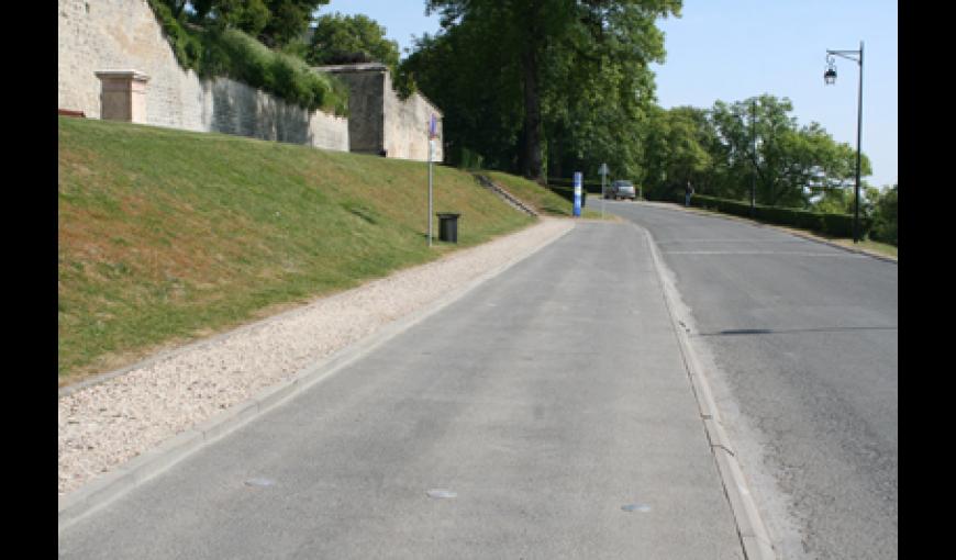 Accès aire 1 Promenade de la Couloire < Laon < Aisne < Picardie